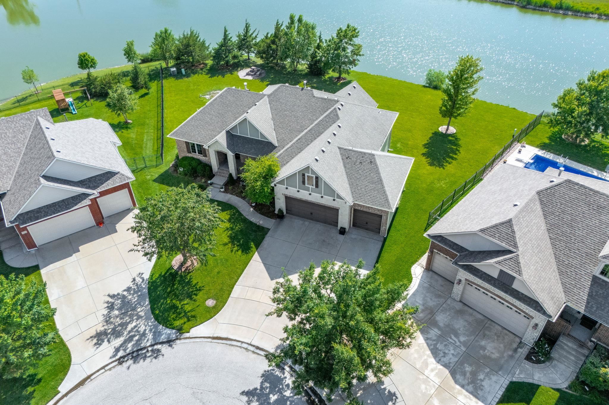 Property Photo: 9729 W Westlakes Ct KS 67205