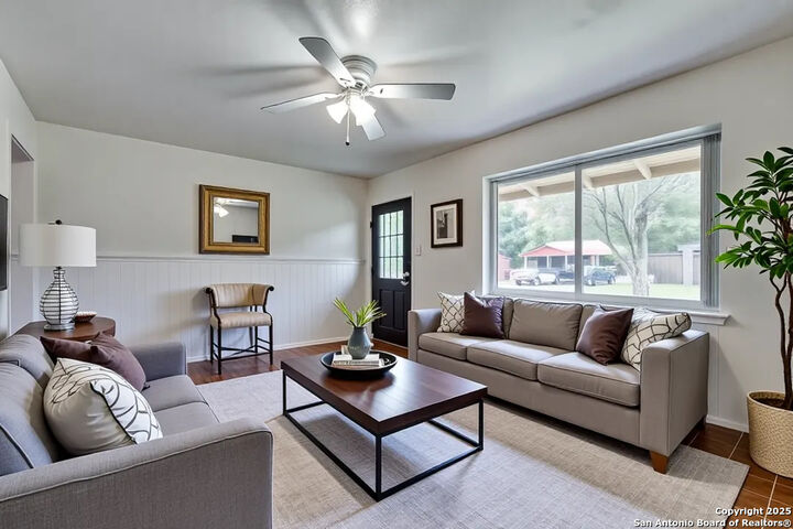 Property Photo: 510 Lake TX 78028