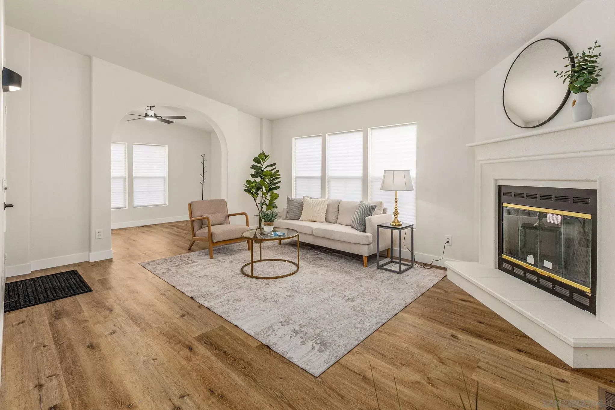 Property Photo:  1301 S Hale Ave 4  CA 92029 