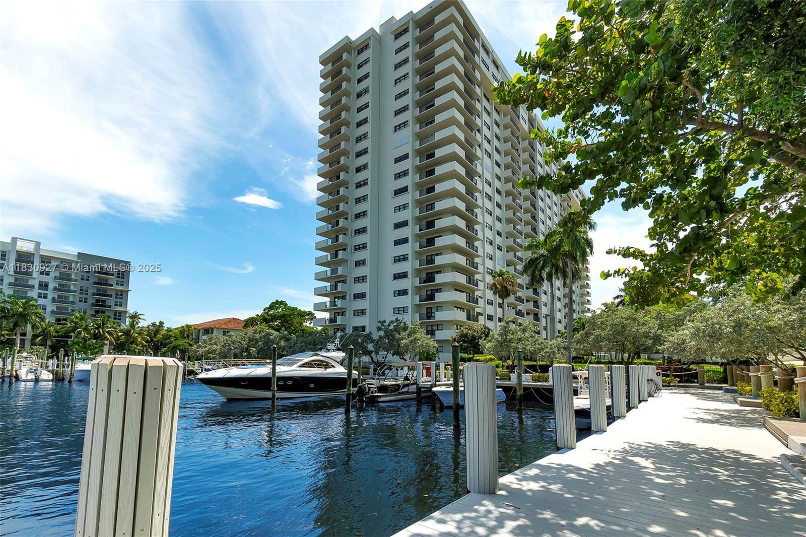 Property Photo: 3200 N Port Royale Dr N 1612 FL 33308