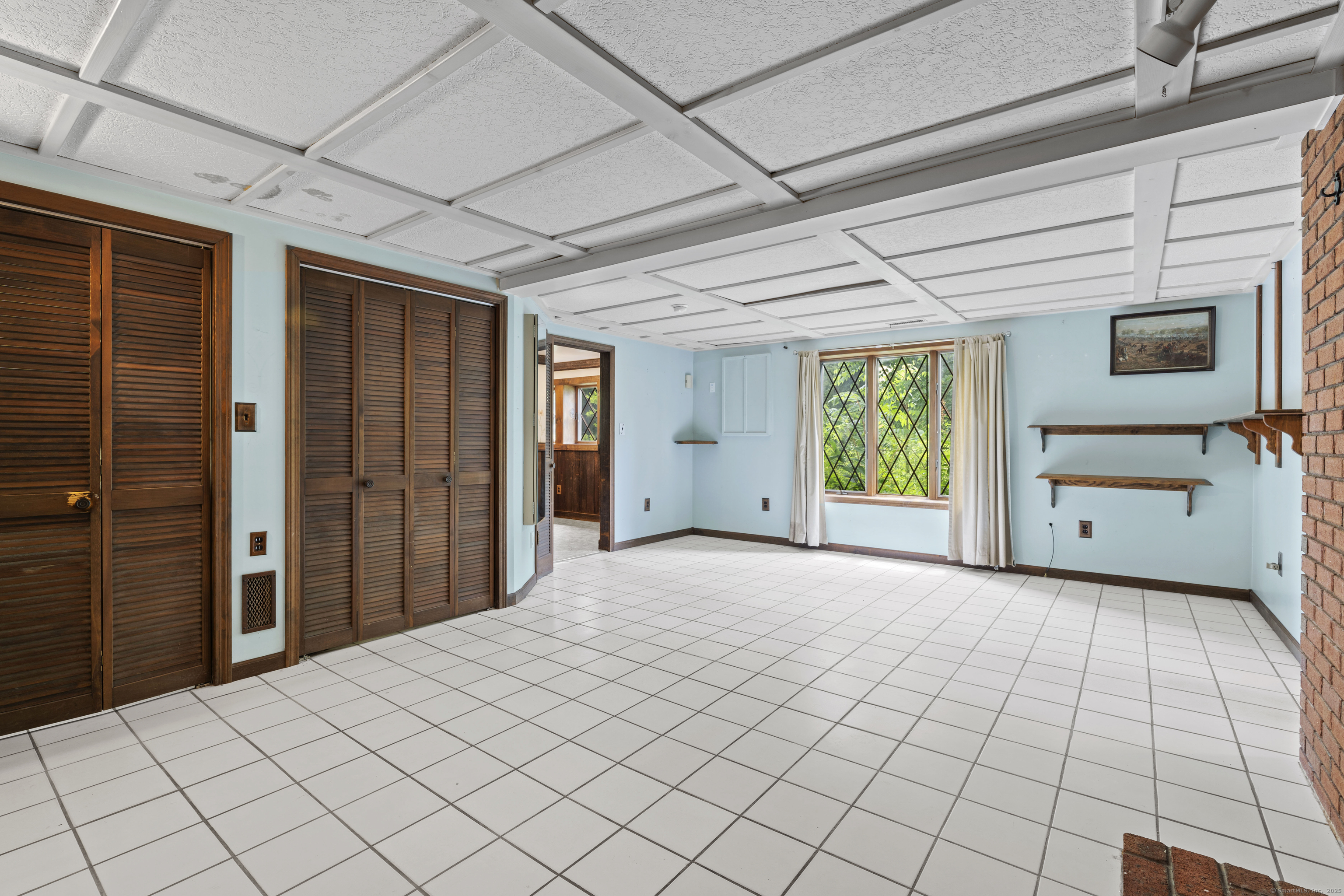 Property Photo: 905 Meriden Avenue CT 06489