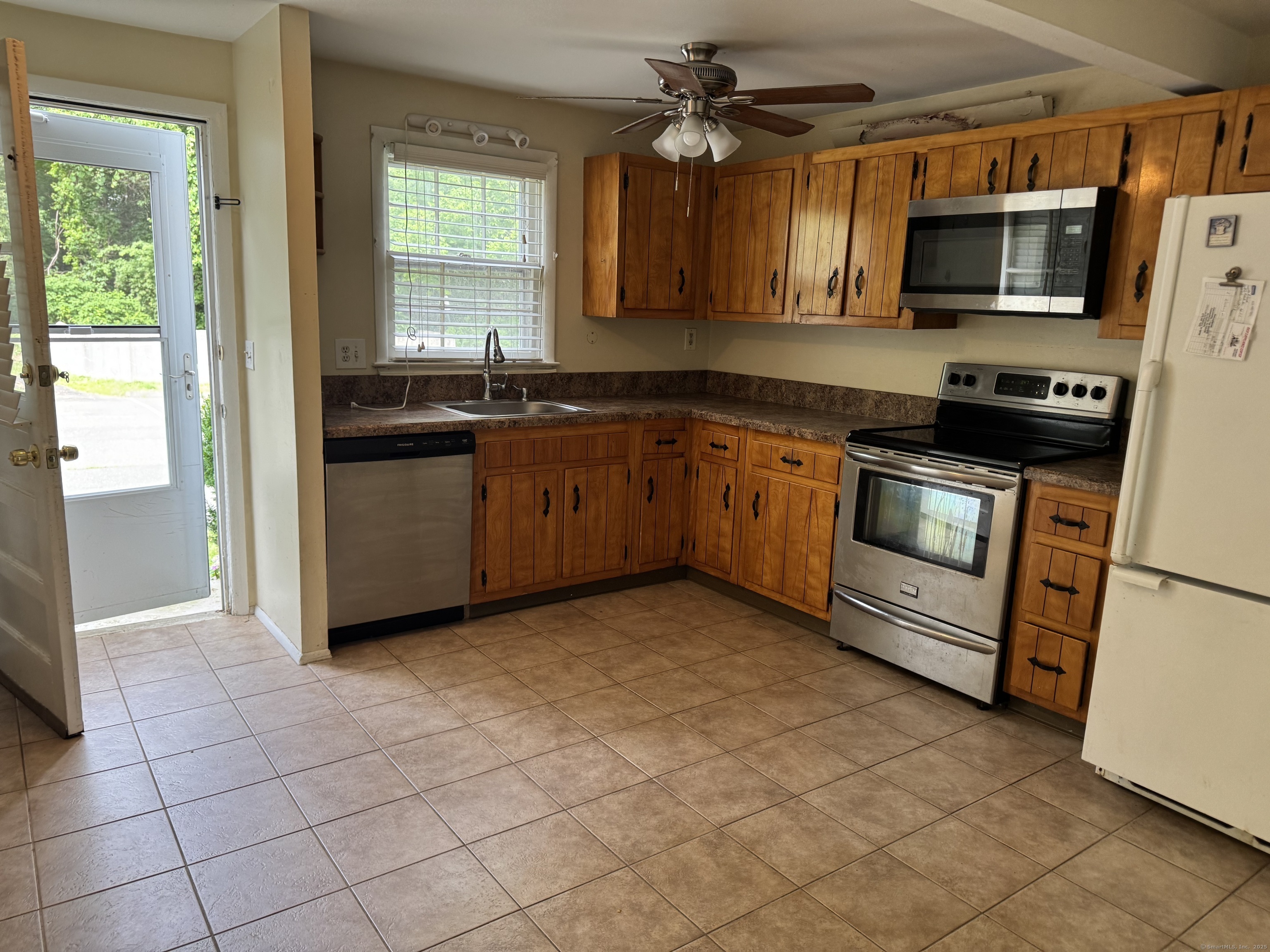 Property Photo: 617 Millville Avenue Apt 8-3 CT 06770