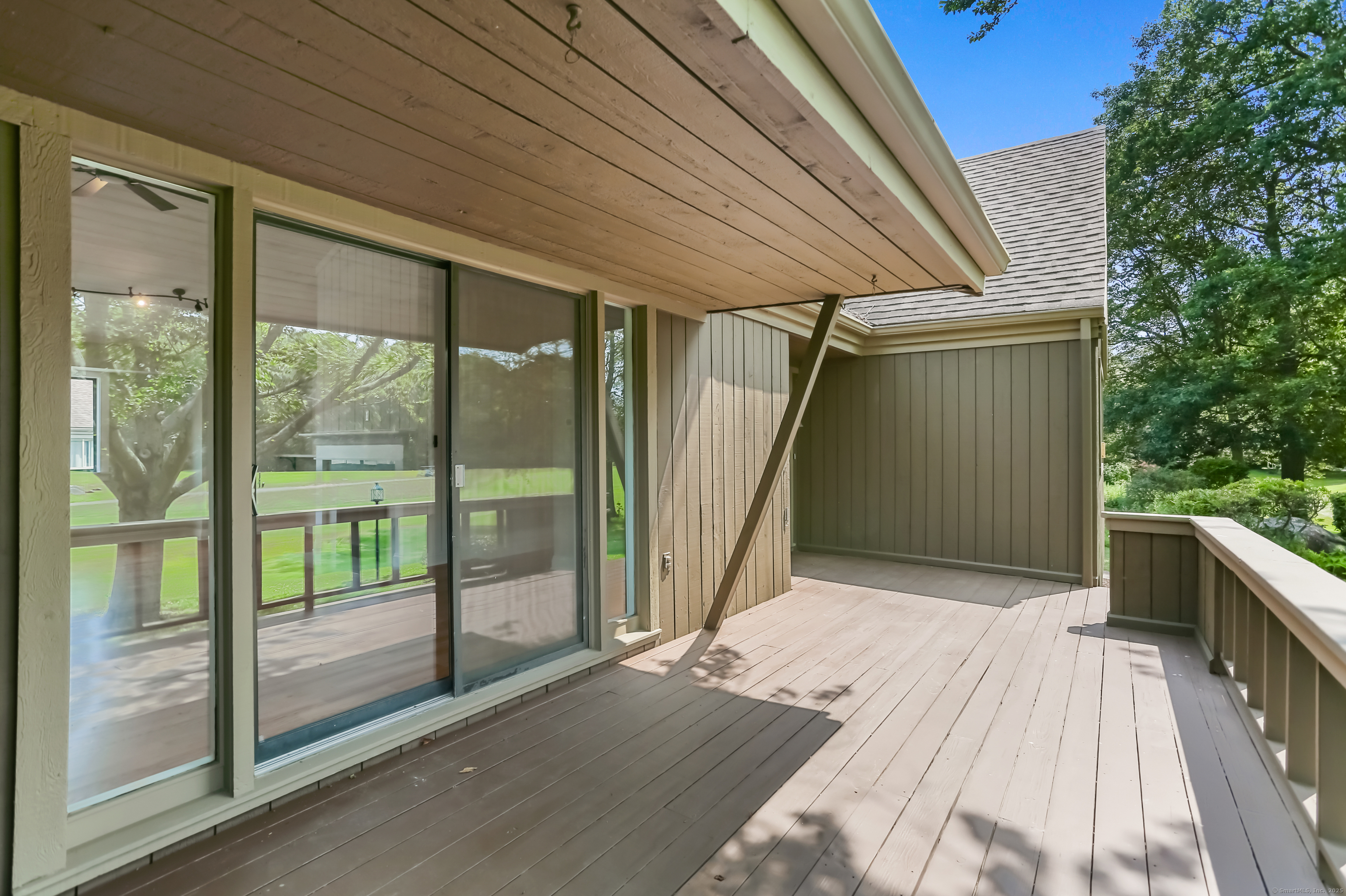 Property Photo: 194 Bayfield Lane A CT 06614