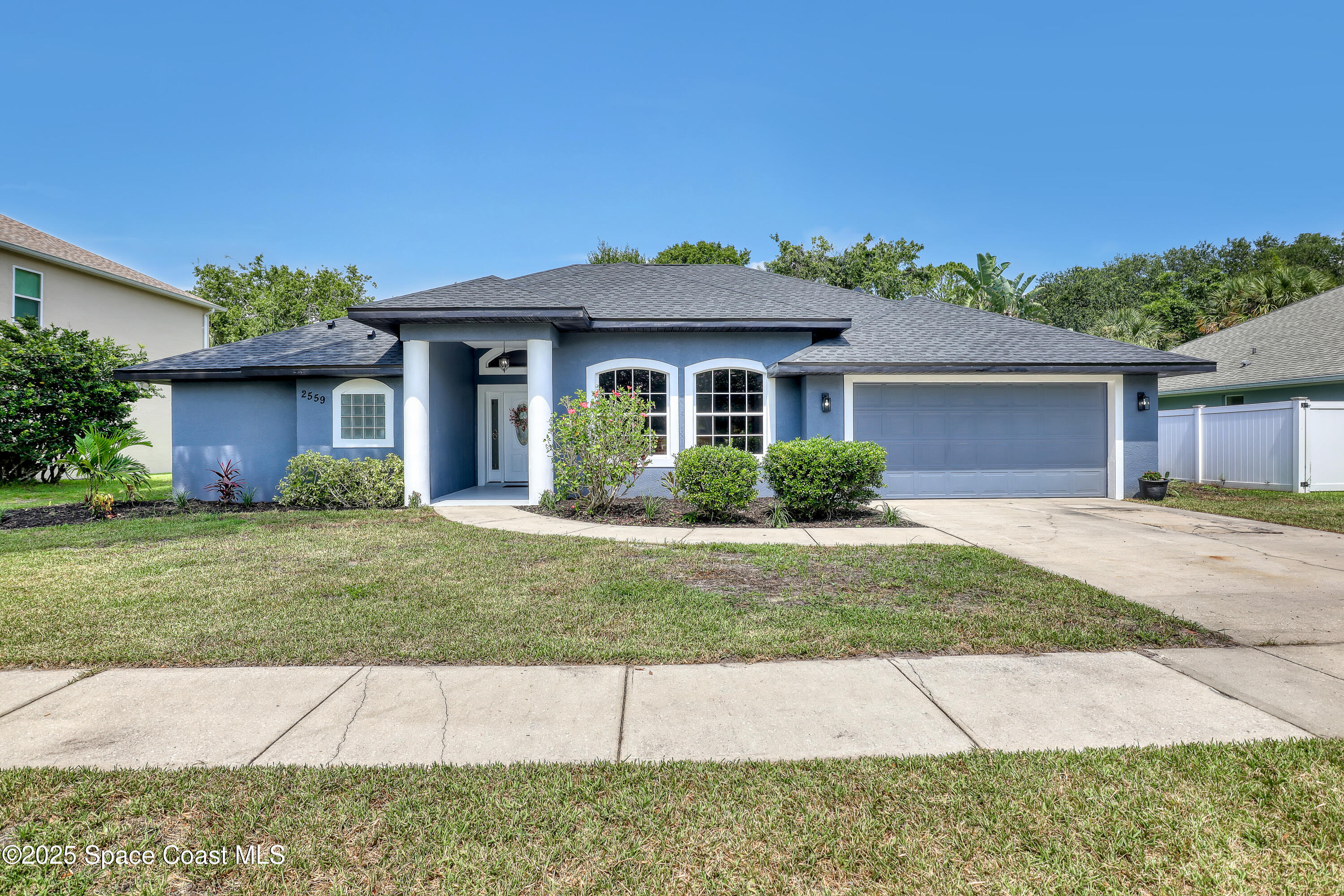 Property Photo:  2559 Christopher Drive  FL 32780 
