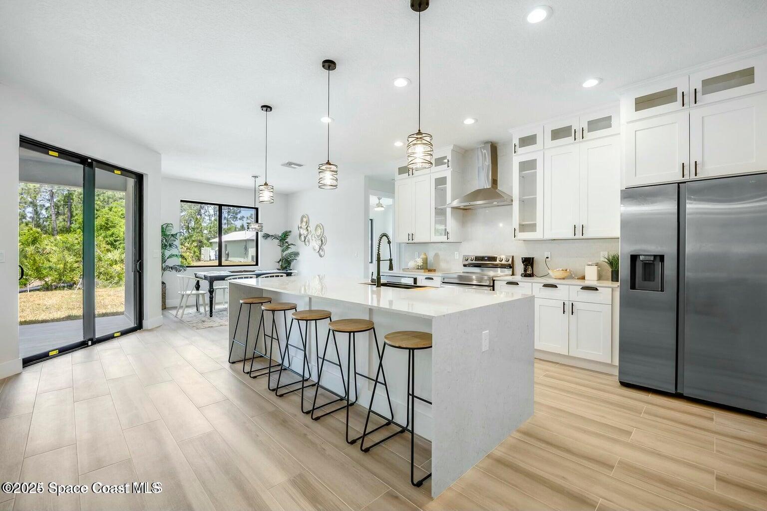 Property Photo:  825 Tejon Avenue SW  FL 32908 