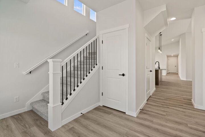 Property Photo:  23014 E Edgewater Ln  WA 99019 