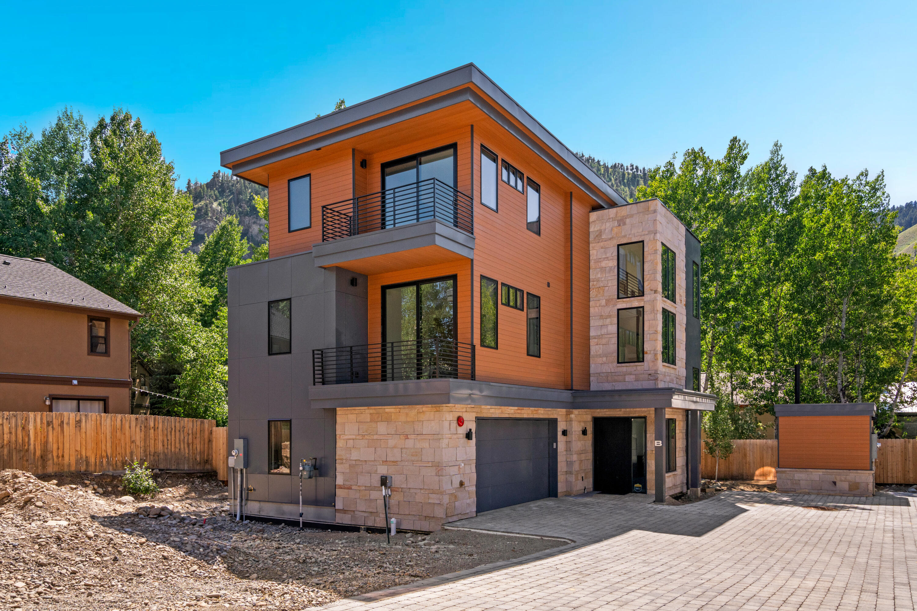 Property Photo: 220 Bird Dr B ID 83340