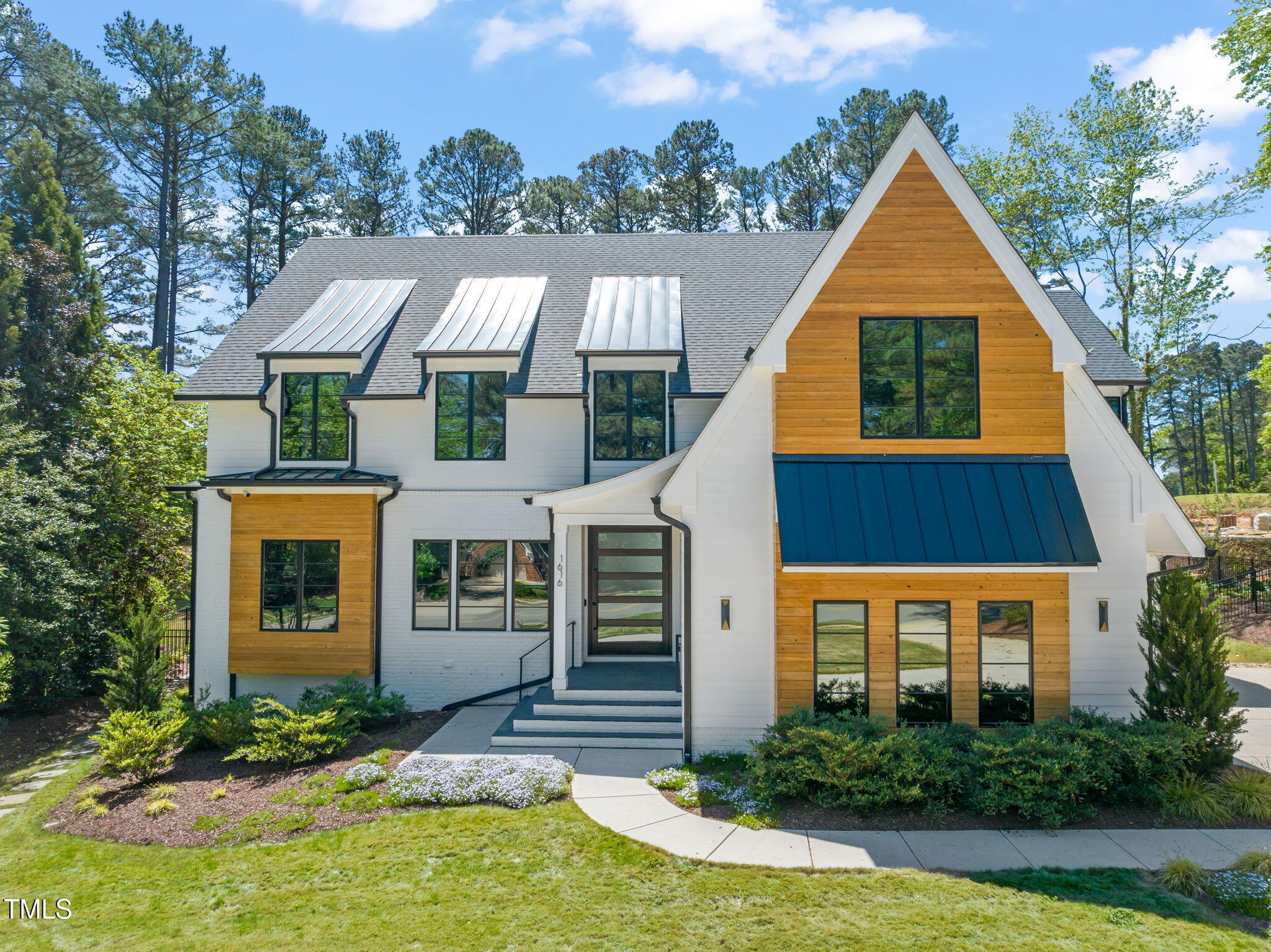Property Photo:  1616 Hunting Ridge Road  NC 27615 