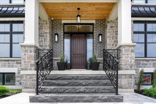 Property Photo: 101 Grindelwald Court ON L9Y 0Z8
