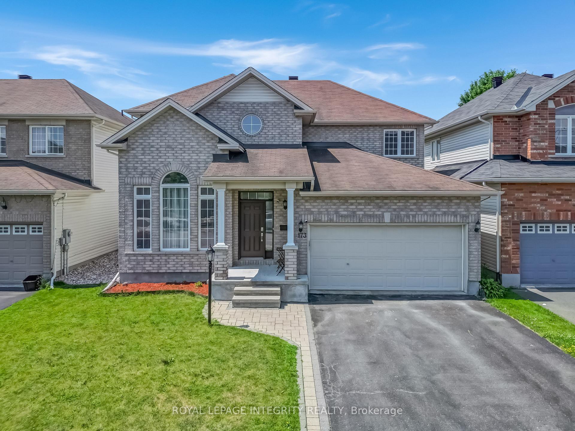 Property Photo: 173 Lamplighters Drive ON K2J 0K9