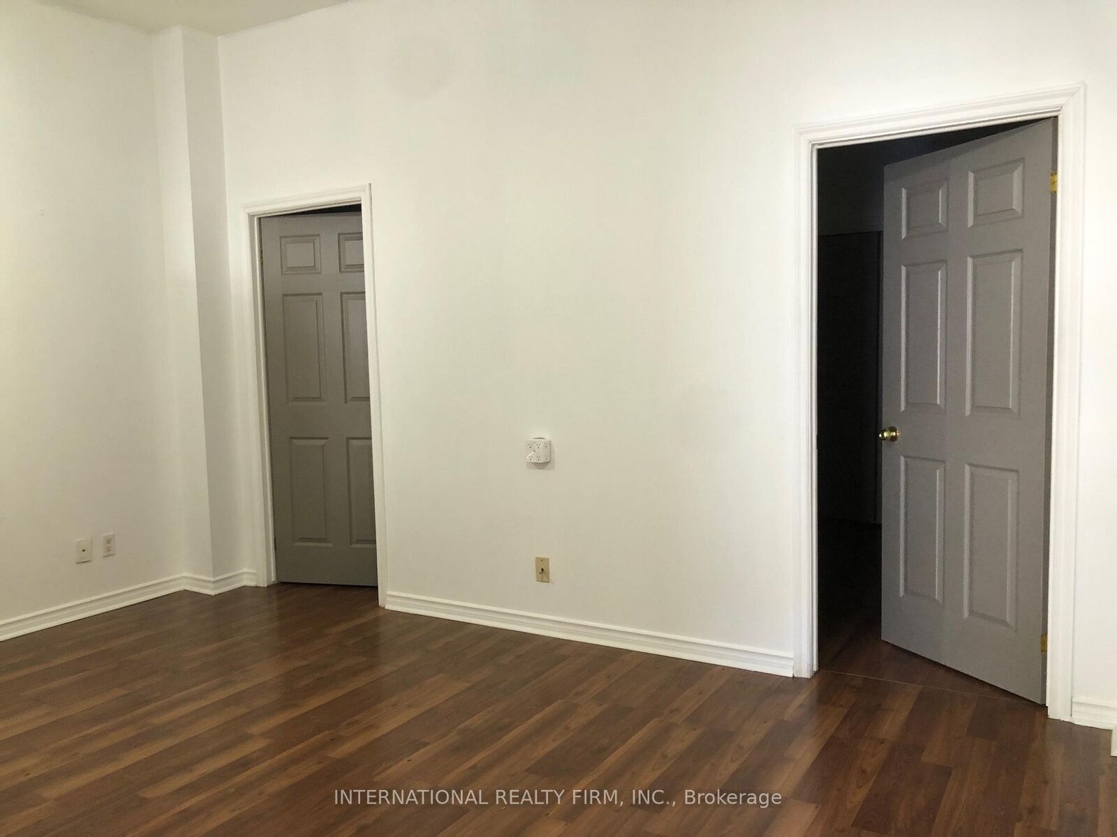 Property Photo:  1272 Danforth Avenue Main  ON M4J 1M6 