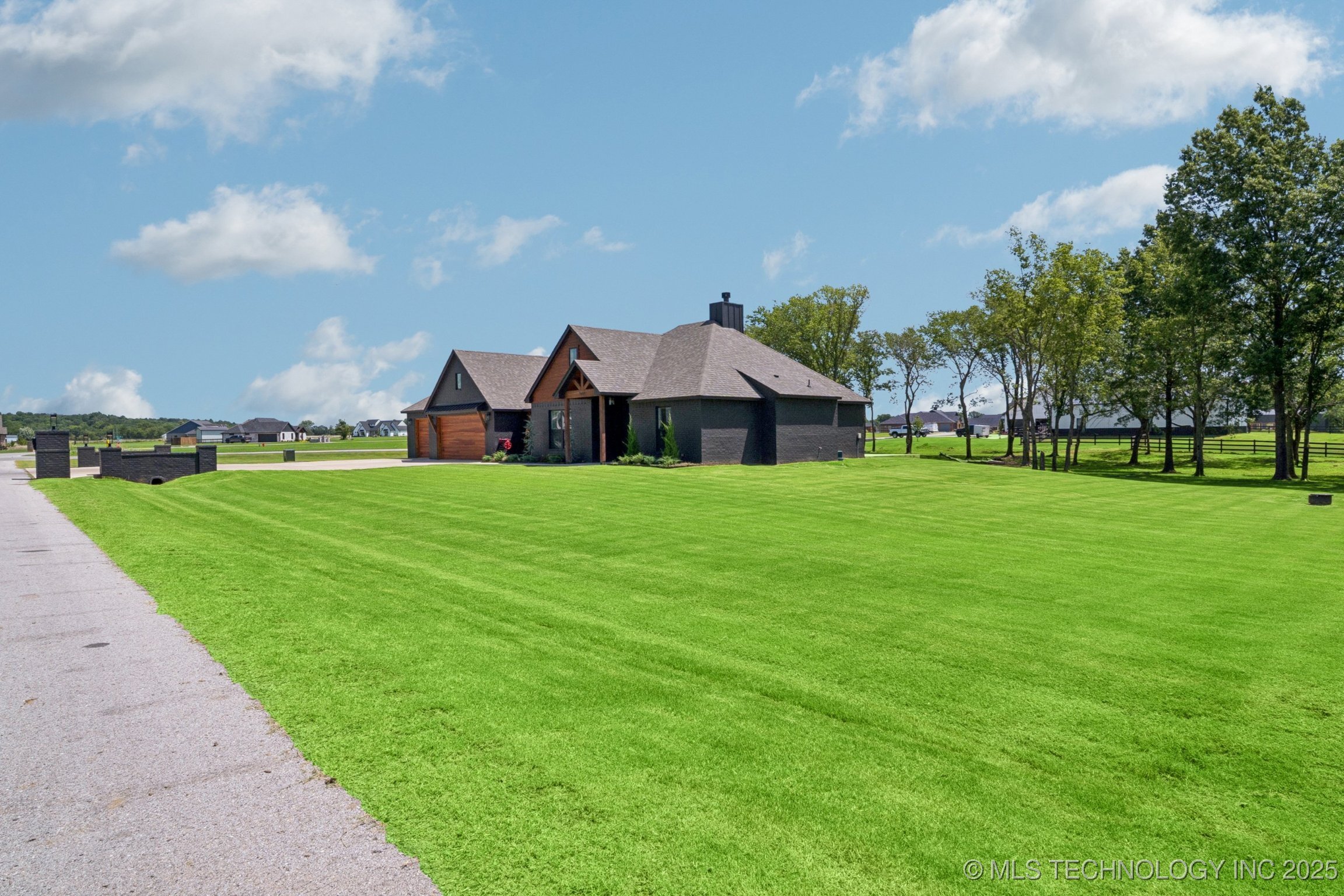 Property Photo: 29278 E 105th Street S OK 74429