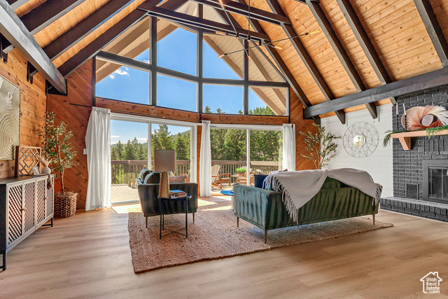 Property Photo: 575 Upper Evergreen Dr UT 84098