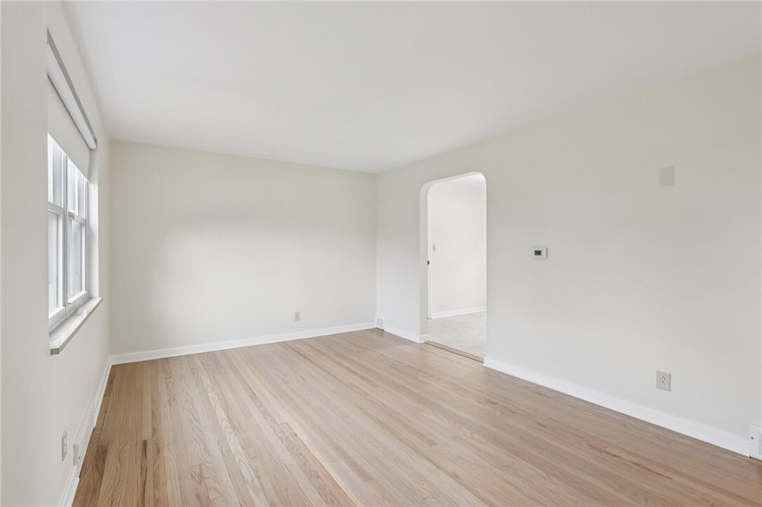 Property Photo: 106 Crestline Dr PA 15237