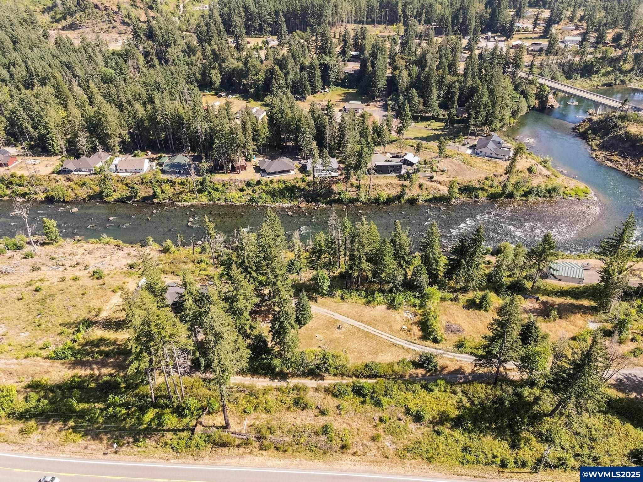 Property Photo: 360 E Central Av OR 97346