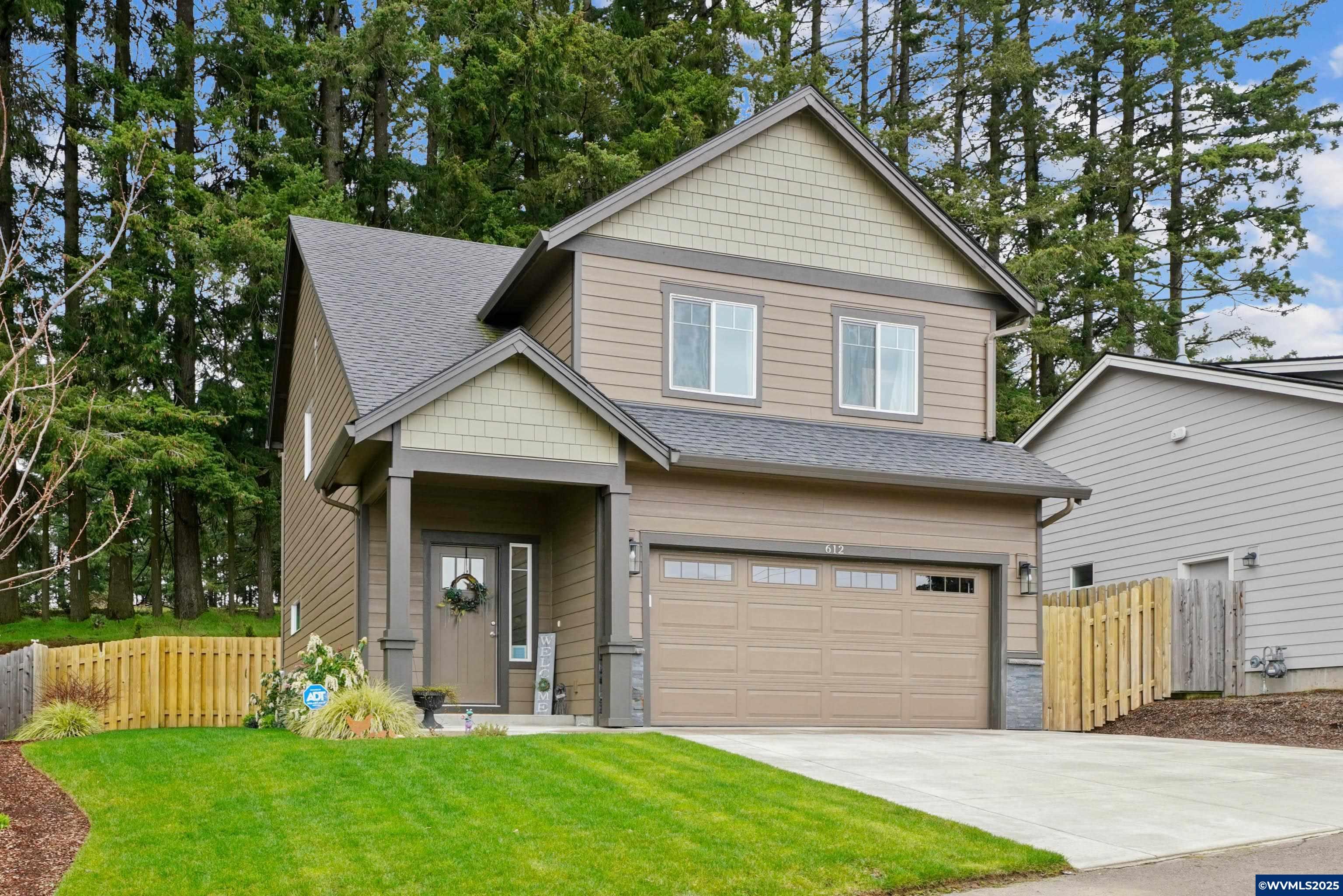 Property Photo:  612 Evelyn Valley St SE  OR 97306 