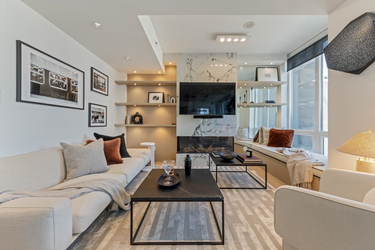Property Photo: 1055 Richards Street 1902 BC V6B 0C2