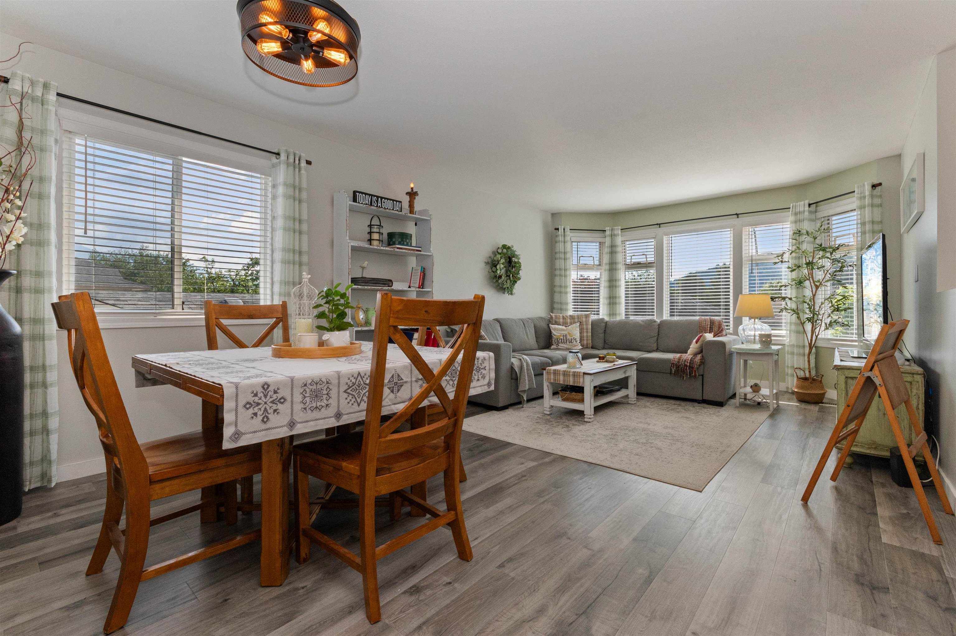 Property Photo: 1578 Canterbury Drive BC V0M 1A3