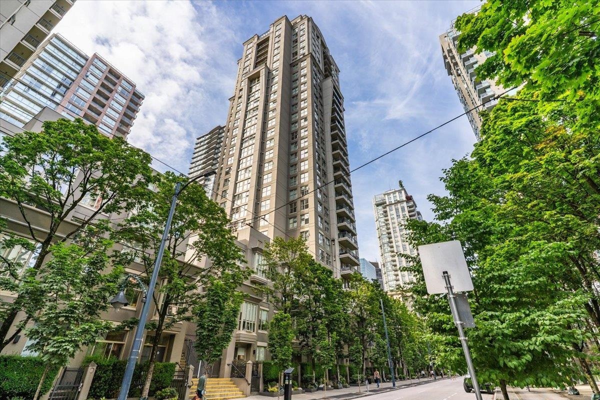 Property Photo:  969 Richards Street 2402  BC V6B 1A8 