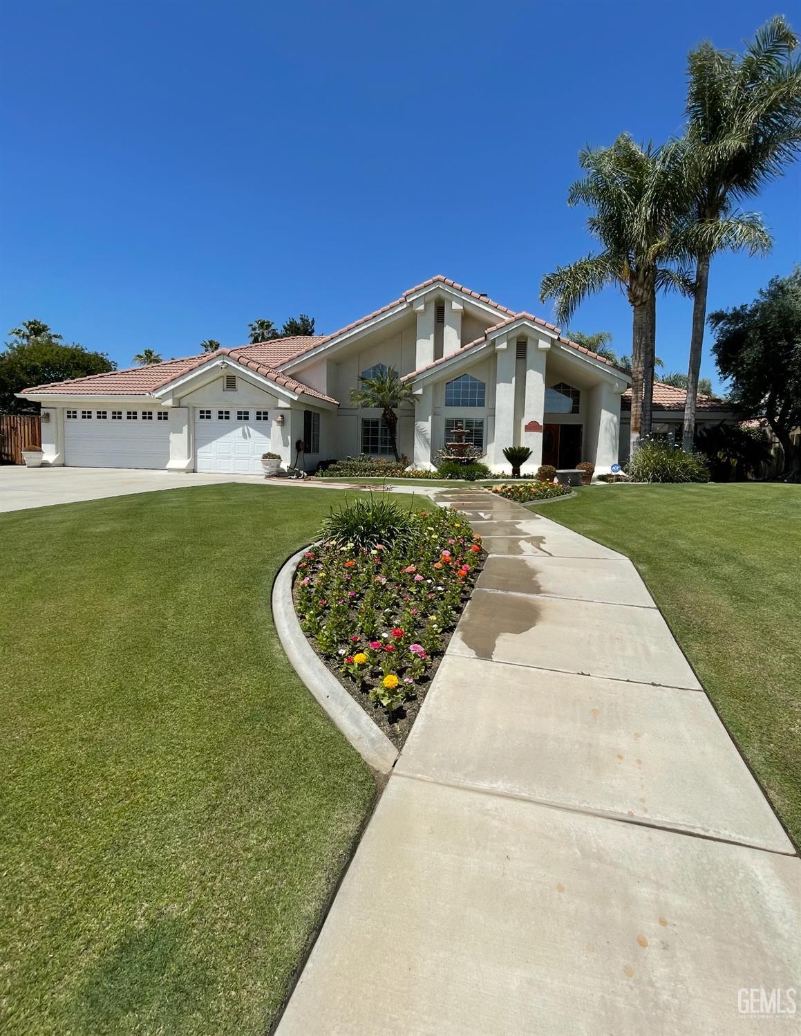 Property Photo: 13400 Pergola Avenue CA 93314