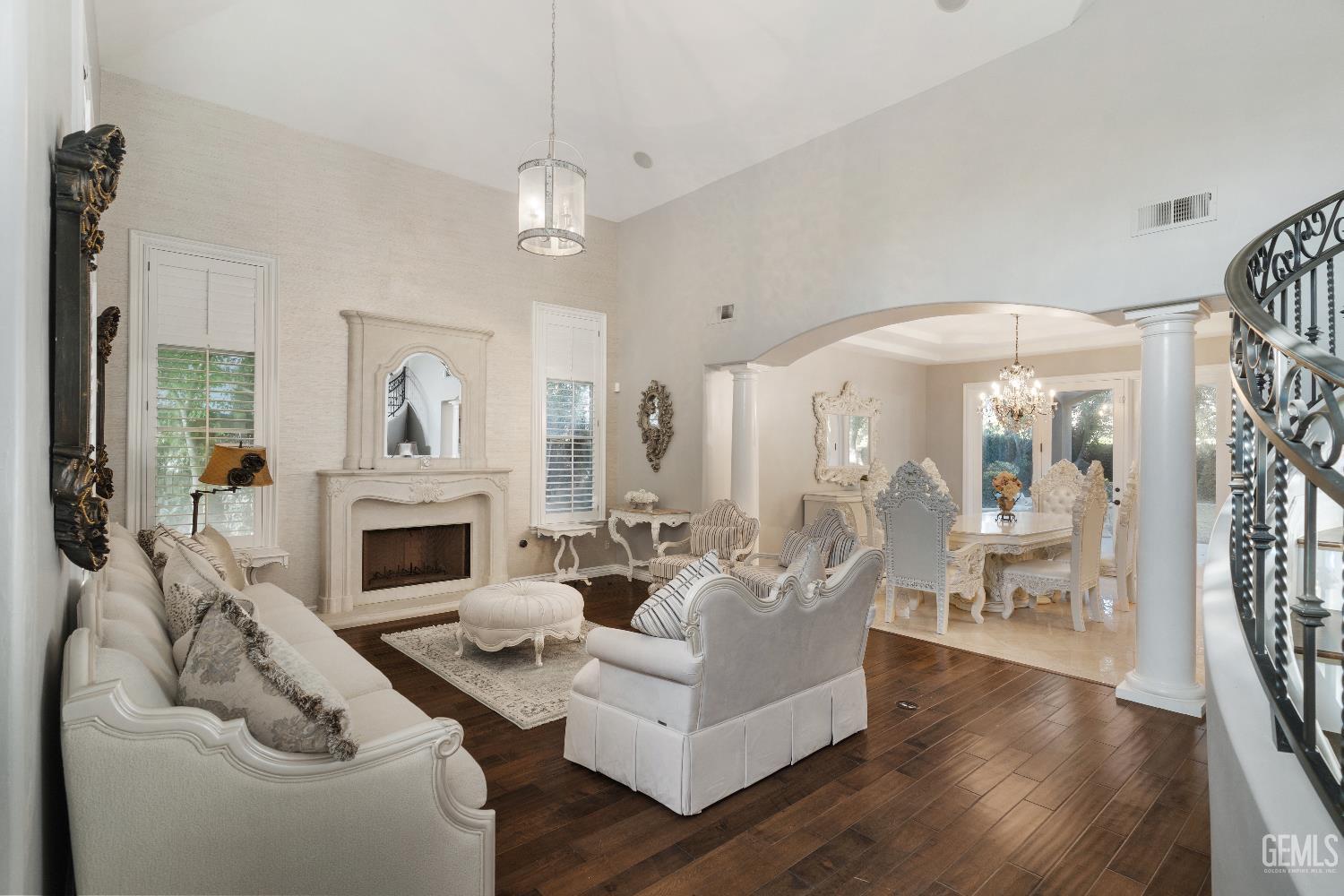 Property Photo: 2500 Dover Hill Drive CA 93311
