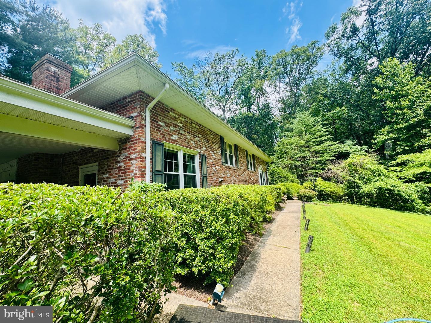 Property Photo: 3500 Barkley Drive VA 22031