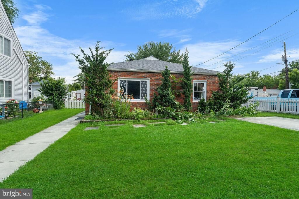 Property Photo:  38 4th Street  MD 20707 