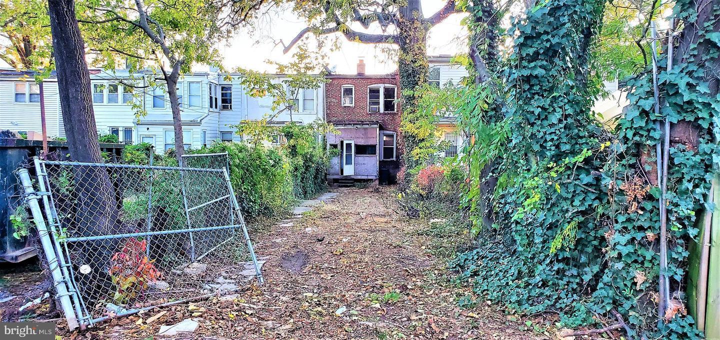 Property Photo:  1264 Neal Street NE  DC 20002 