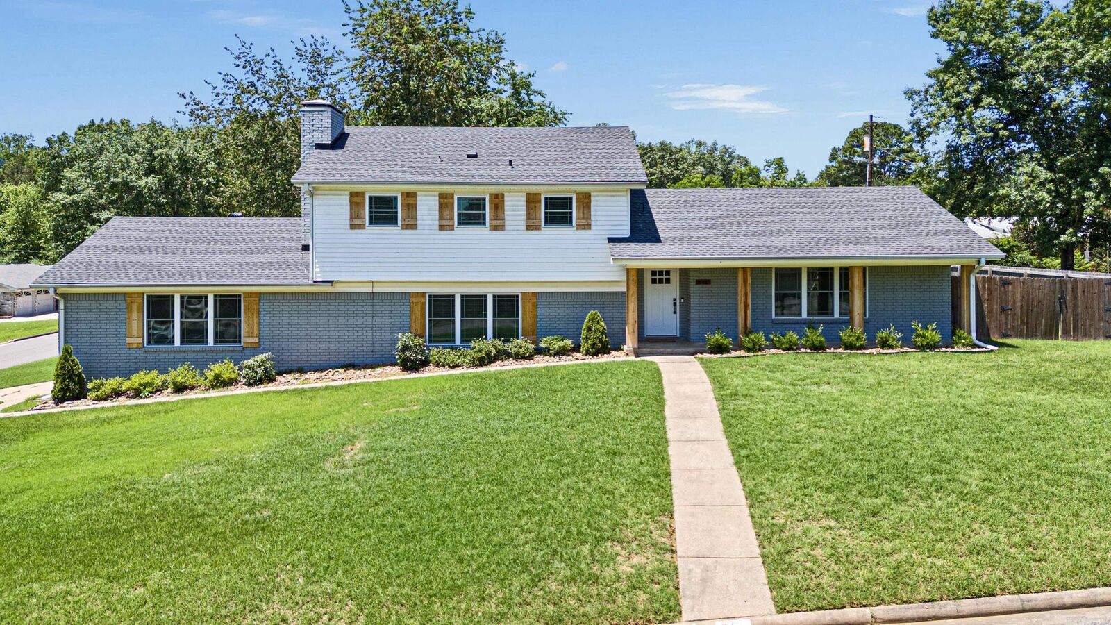 Property Photo:  240 S Beaumont Avenue  AR 72801 