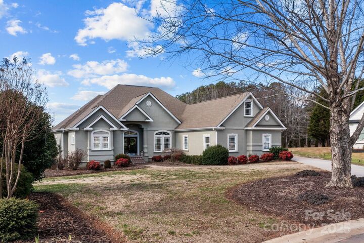 Property Photo:  543 Muirfield Way  NC 28144