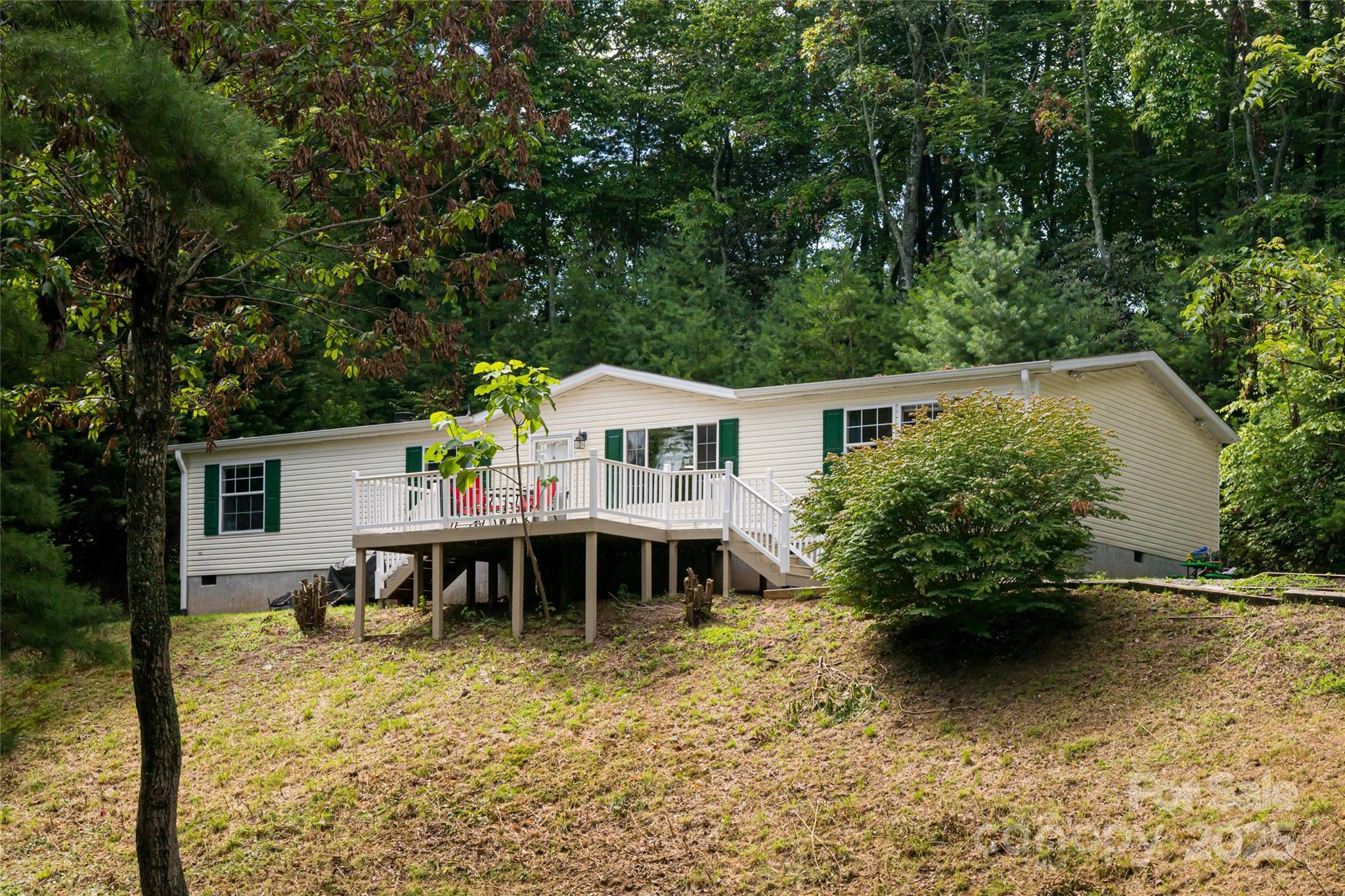 Property Photo: 118 Reeves Road NC 28748