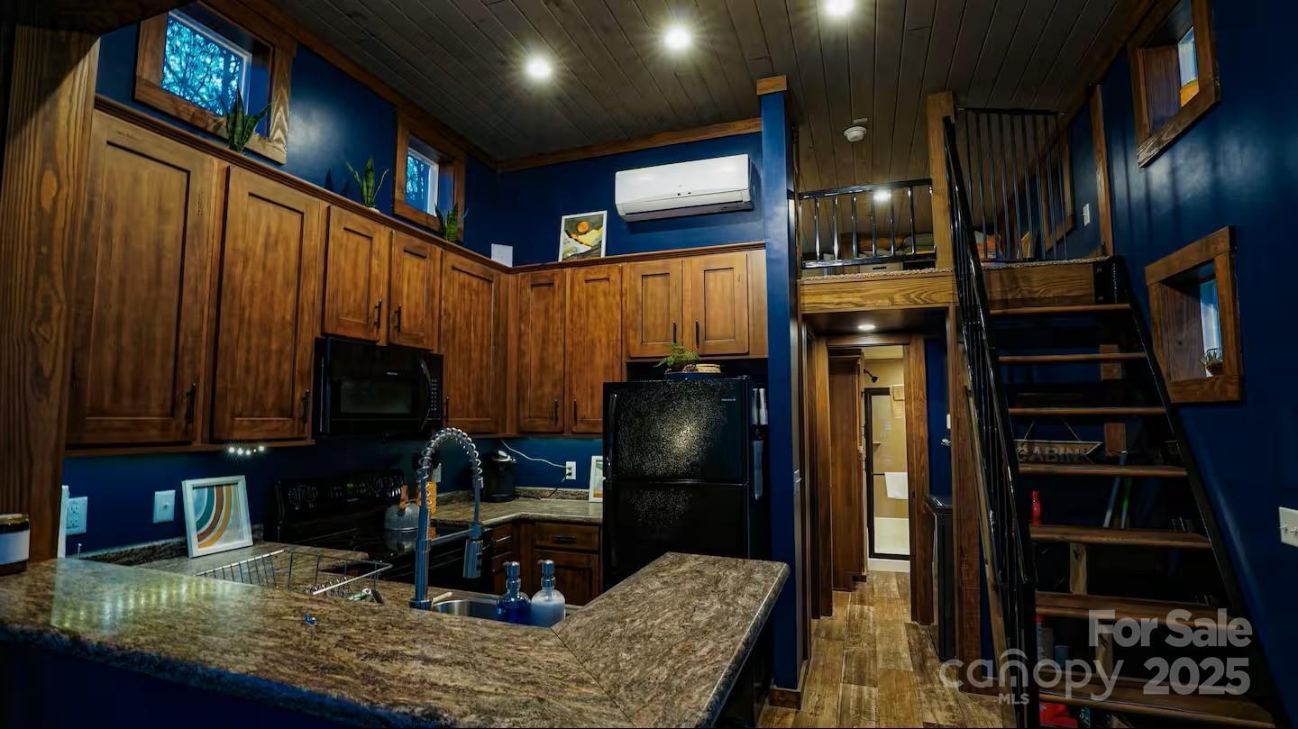 Property Photo: 221 Summerfield Lane NC 28139