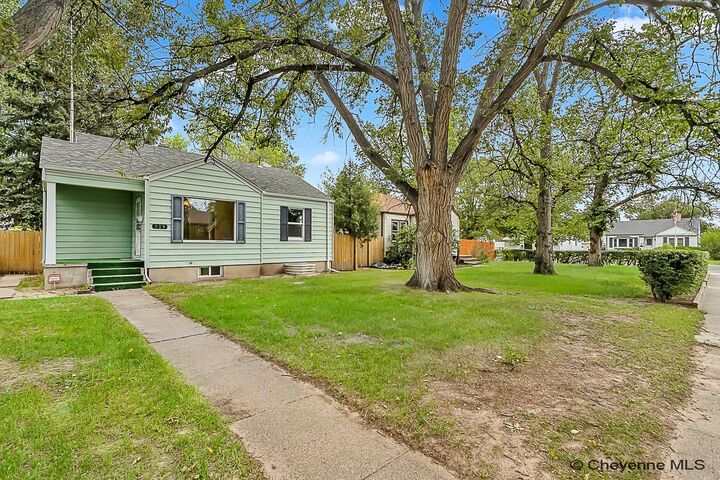 Property Photo: 819 W 1st Ave WY 82001