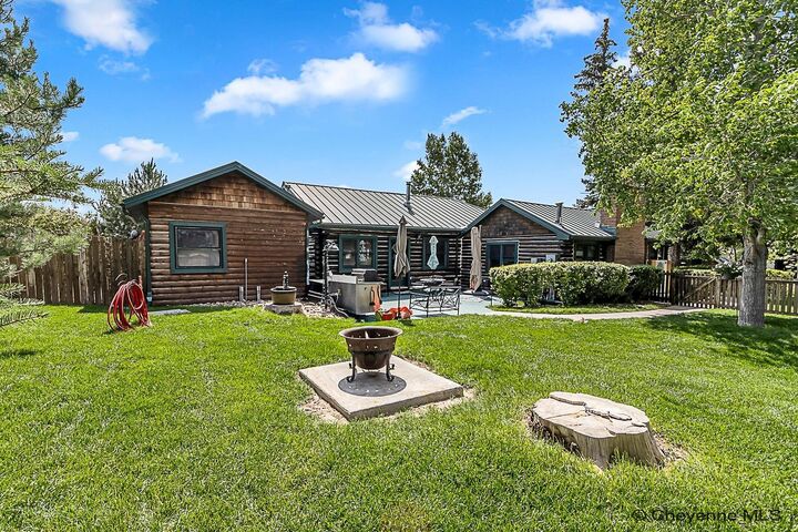 Property Photo: 5907 Townsend Pl WY 82009