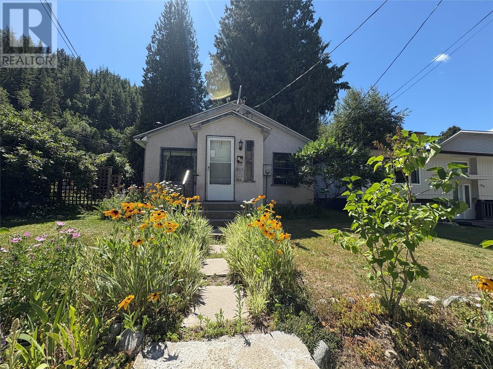 Property Photo: 198 Lakeview Street BC V1N 1B8