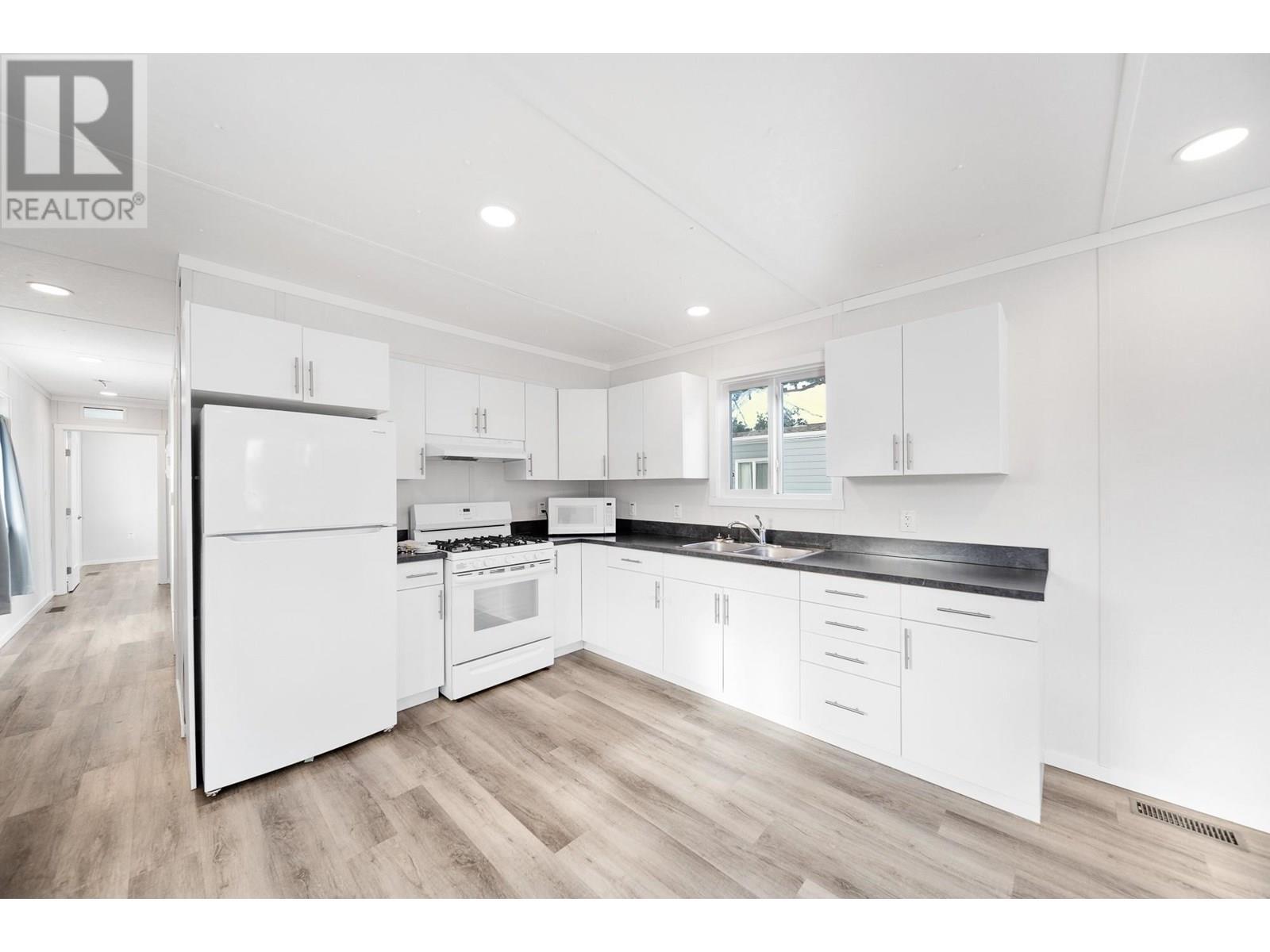 Property Photo: 2776 Clapperton Avenue 49 BC V1K 1G5