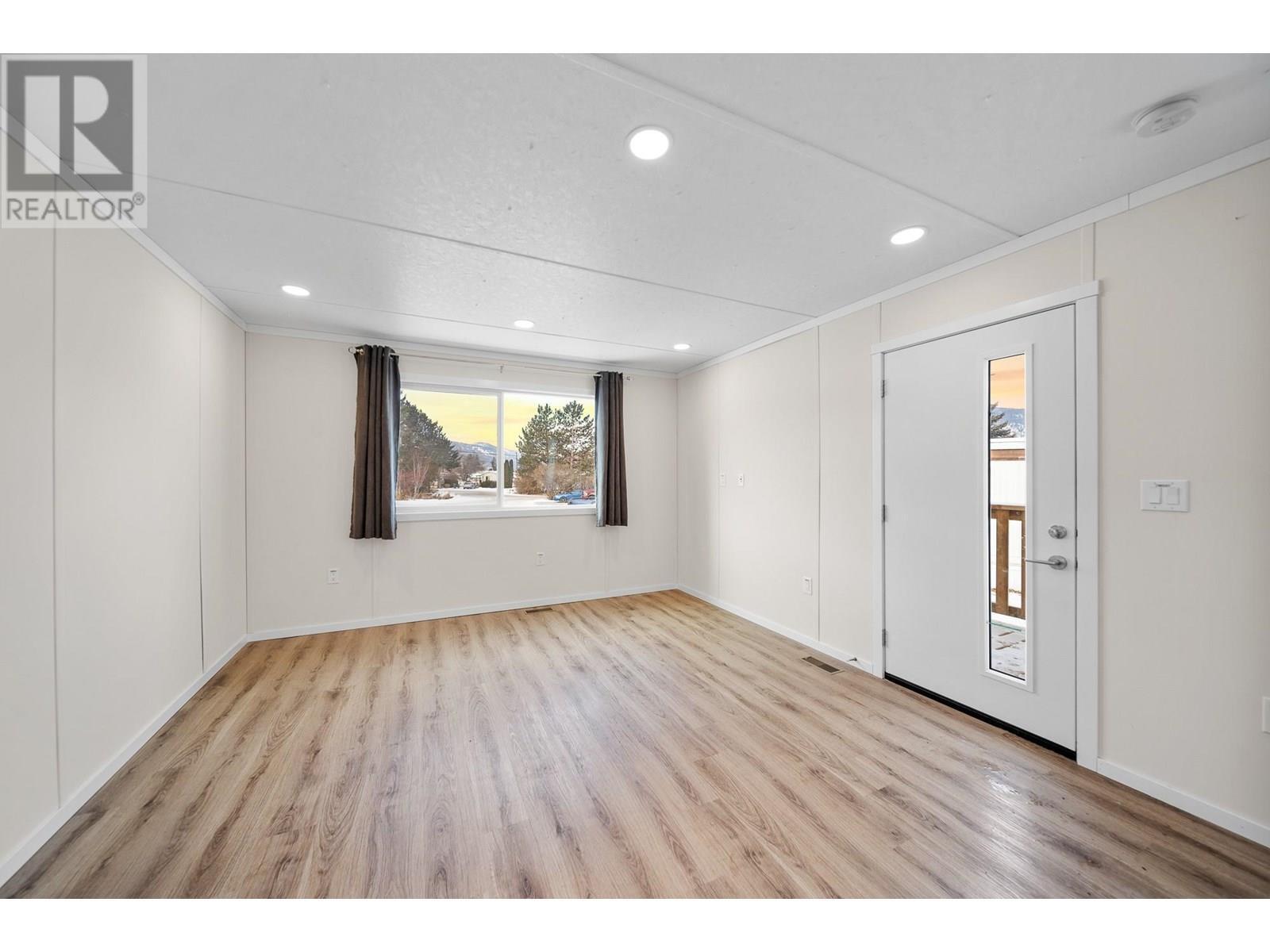 Property Photo: 2776 Clapperton Avenue 101 BC V1K 1G5