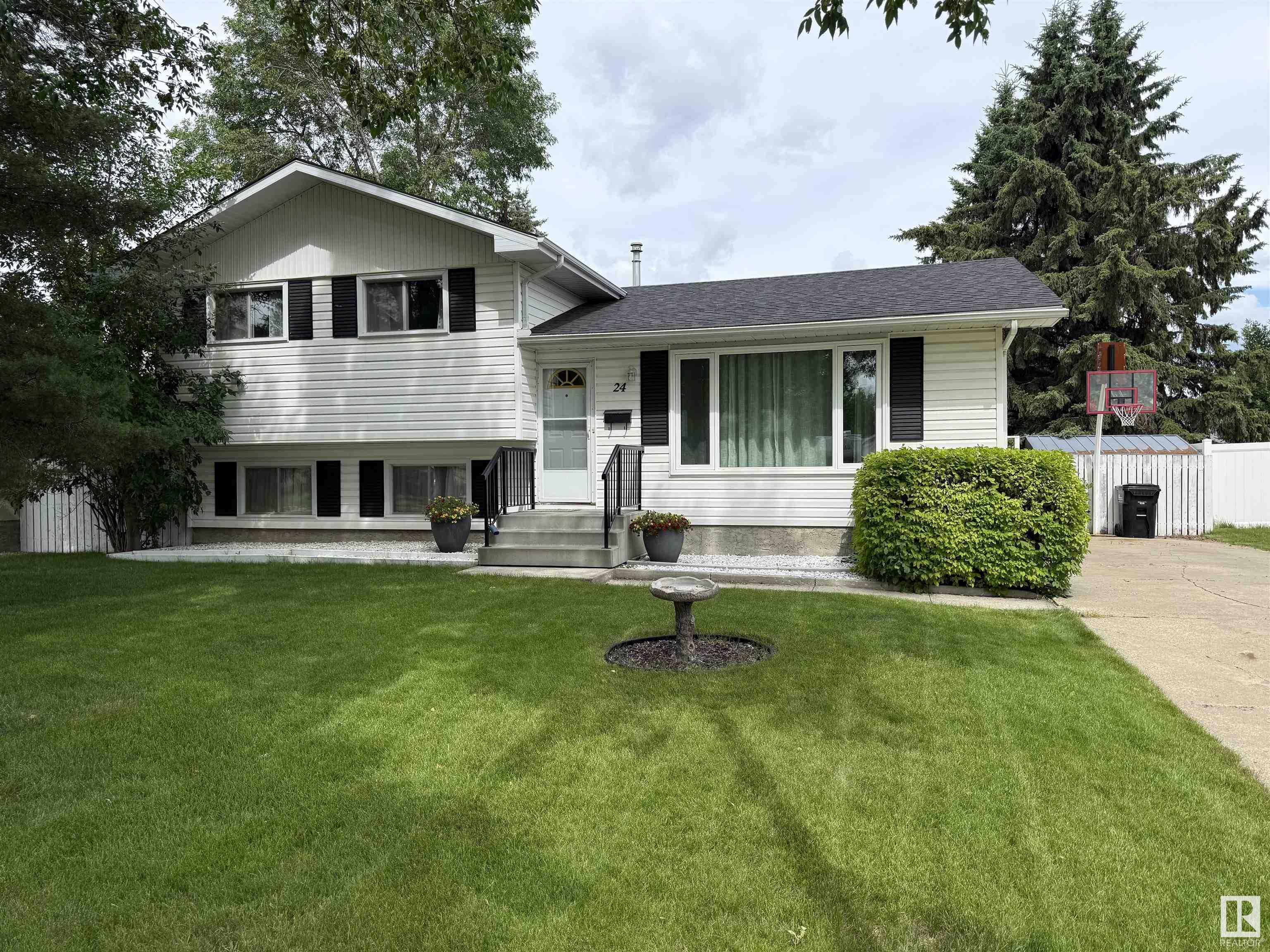 24 Starling Drive  Sherwood Park AB T8A 0A7 photo
