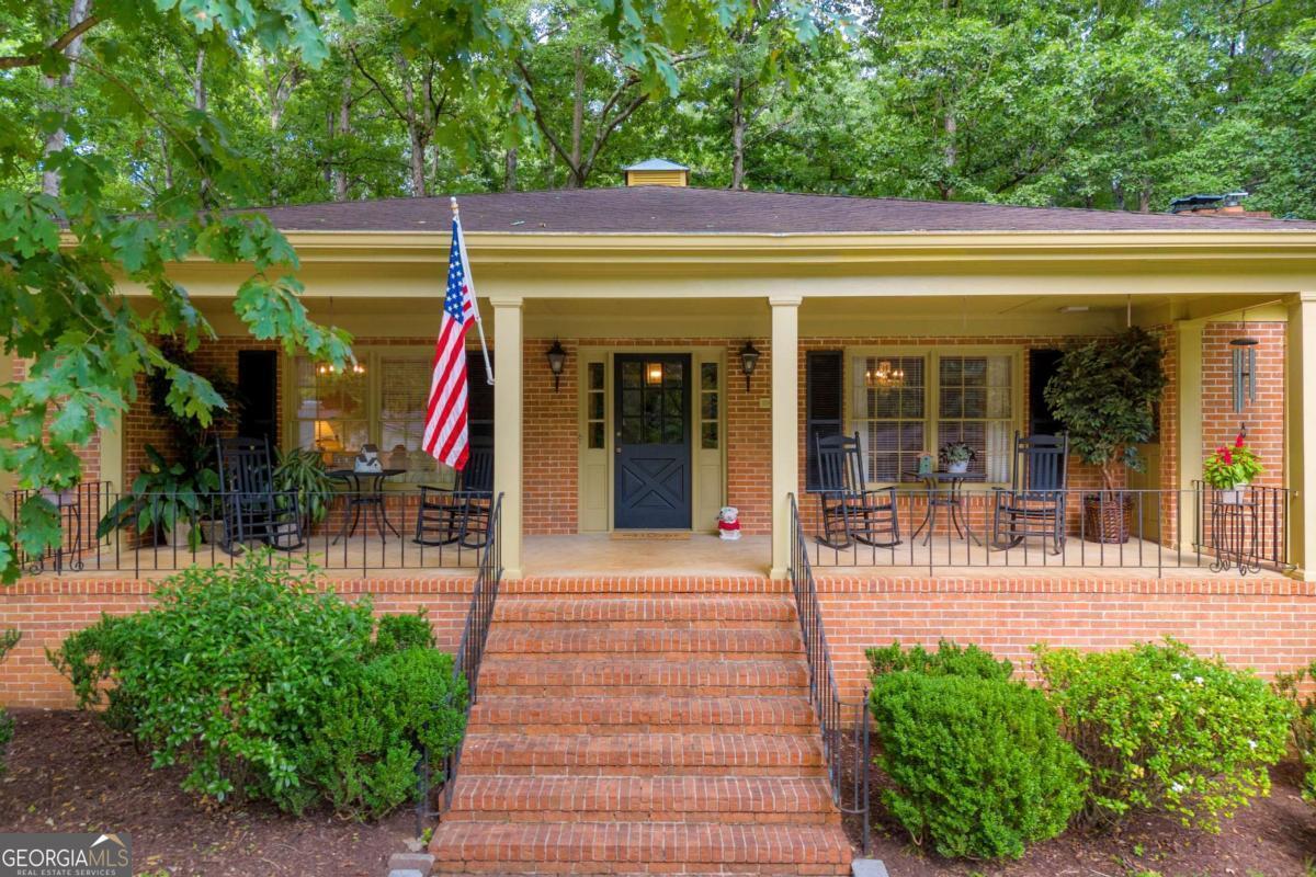 Property Photo: 155 Devereux Drive GA 30606