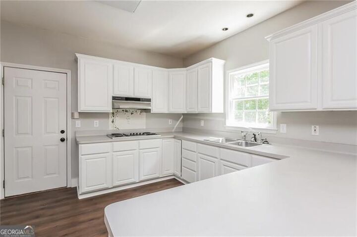 Property Photo: 2550 Highland Pointe Drive GA 30041