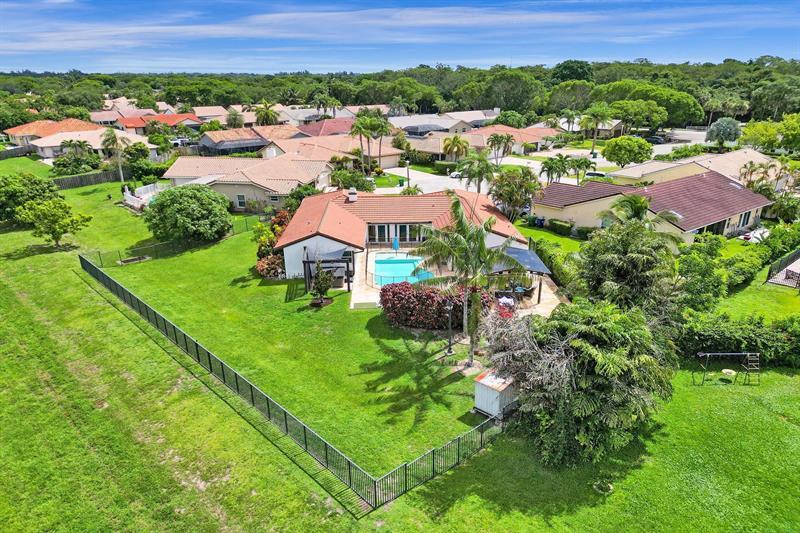 Property Photo: 6650 NW 47th St FL 33067