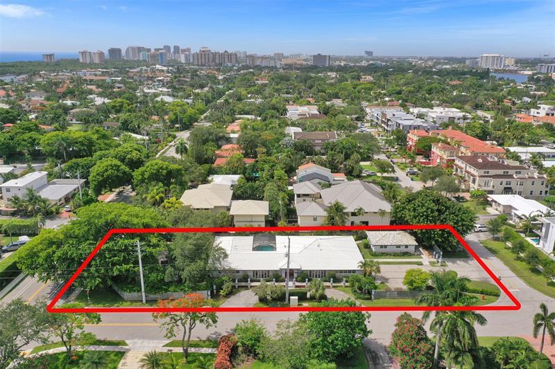 Property Photo:  2600 NE 21 Street  FL 33305 