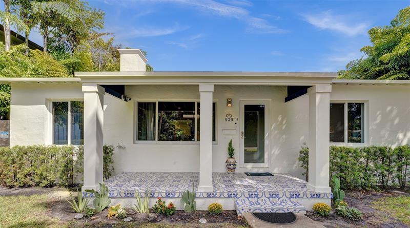 Property Photo:  539 NE 25th St  FL 33305 