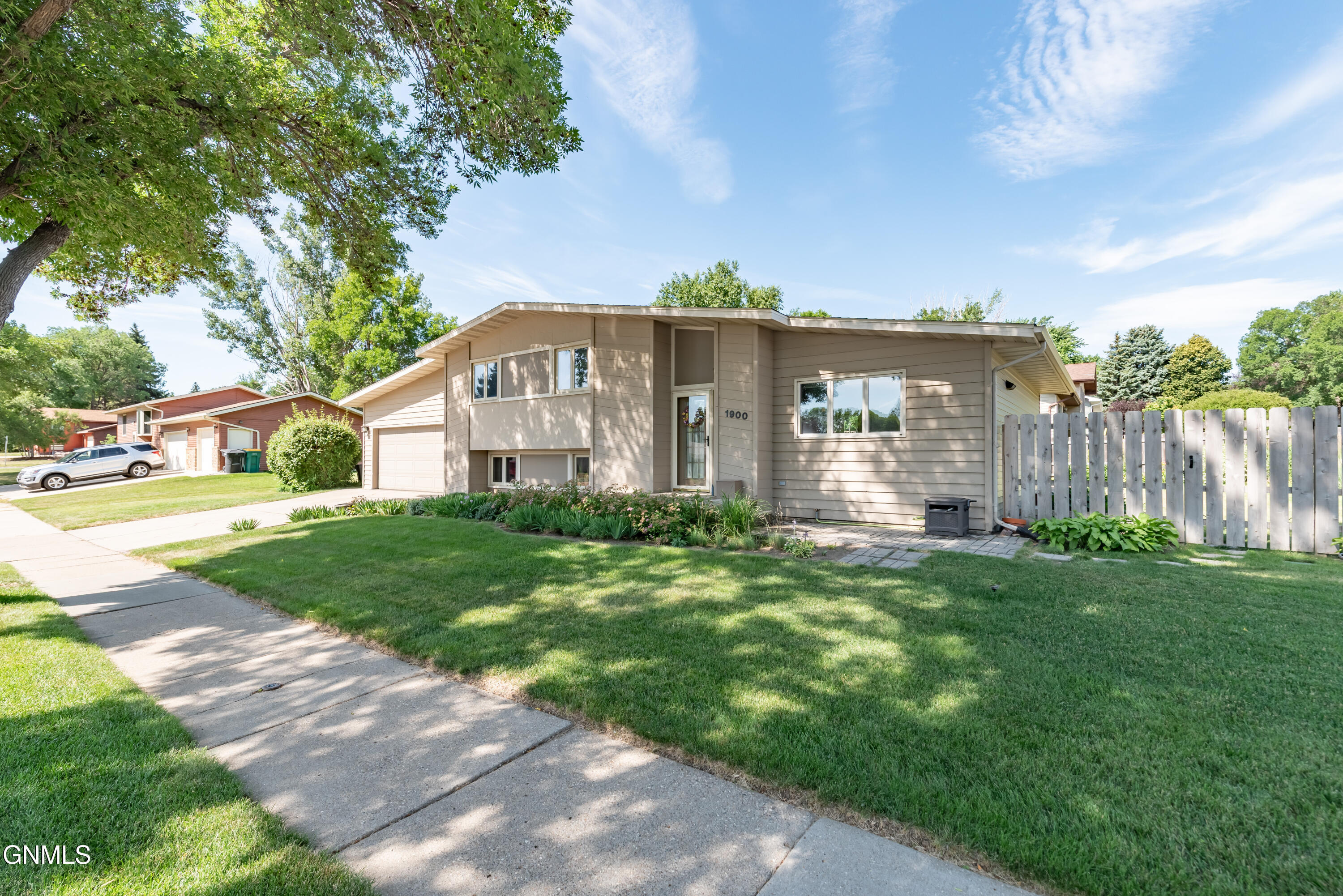 Property Photo: 1900 19th Street N ND 58501