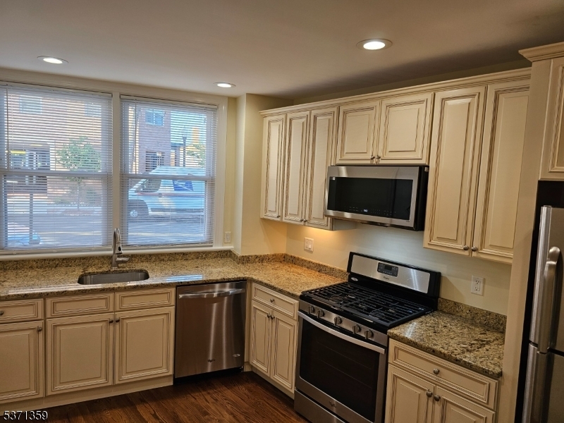 Property Photo: 410 Rahway Ave 8 NJ 07090