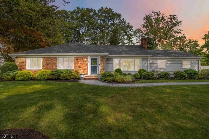 Property Photo:  4 Allen Dr  NJ 07960 