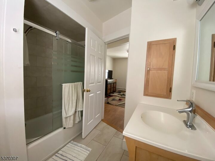 Property Photo:  11 Lafayette Ave 2  NJ 07901 