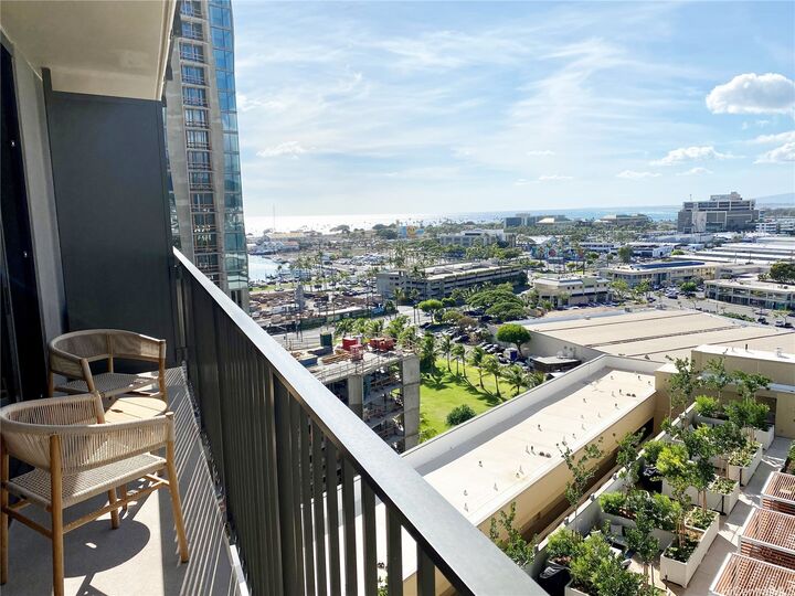 987 Queen Street 1303  Honolulu HI 96814 photo