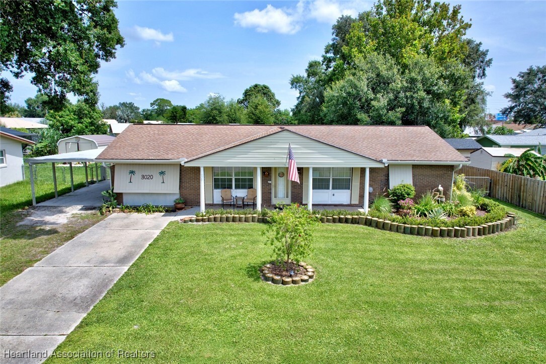 Property Photo: 3020 Parkwood Road FL 33872