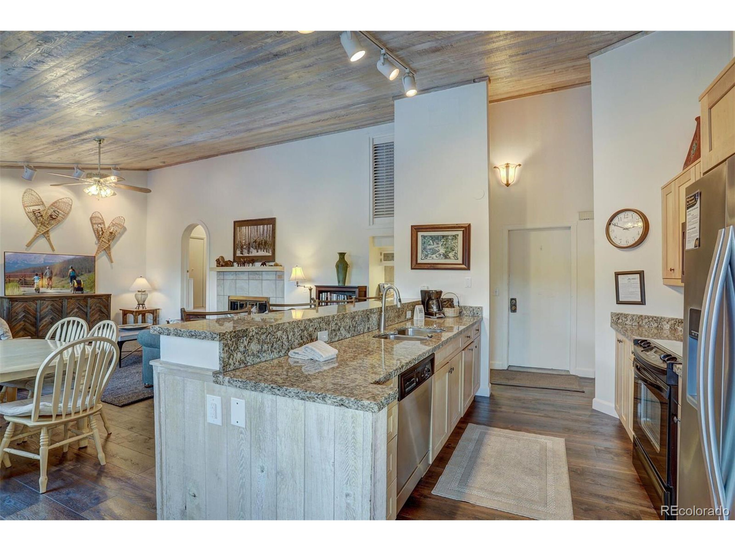 Property Photo: 965 Four Oclock Rd CO 80424